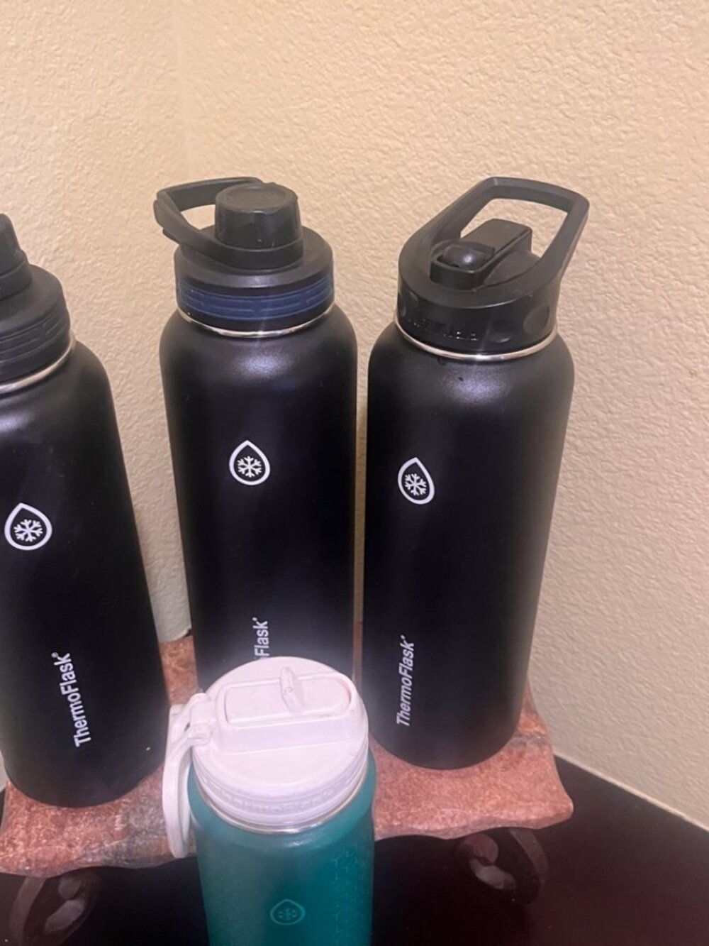 ThermoFlask 24 oz Teal Insulated Water Bottle Flip Straw Lid
